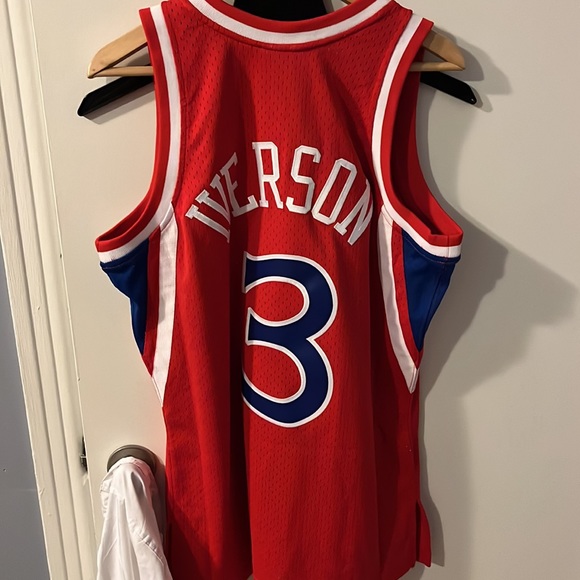 Allen Iverson jersey - Picture 2 of 2